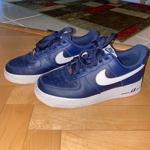 NIKE AIRS NEVER WORN. Navy blue size 8 womens